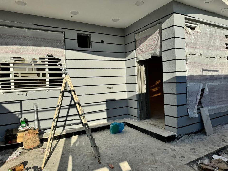 سلام عليكم دار للبيع ٢٠٠ م منطقه حجي حسن طريق بغداد قرب كليه الهندسه مقابيل كليه العماره بناء درجه اولاً لاستفسار التصال ***********
