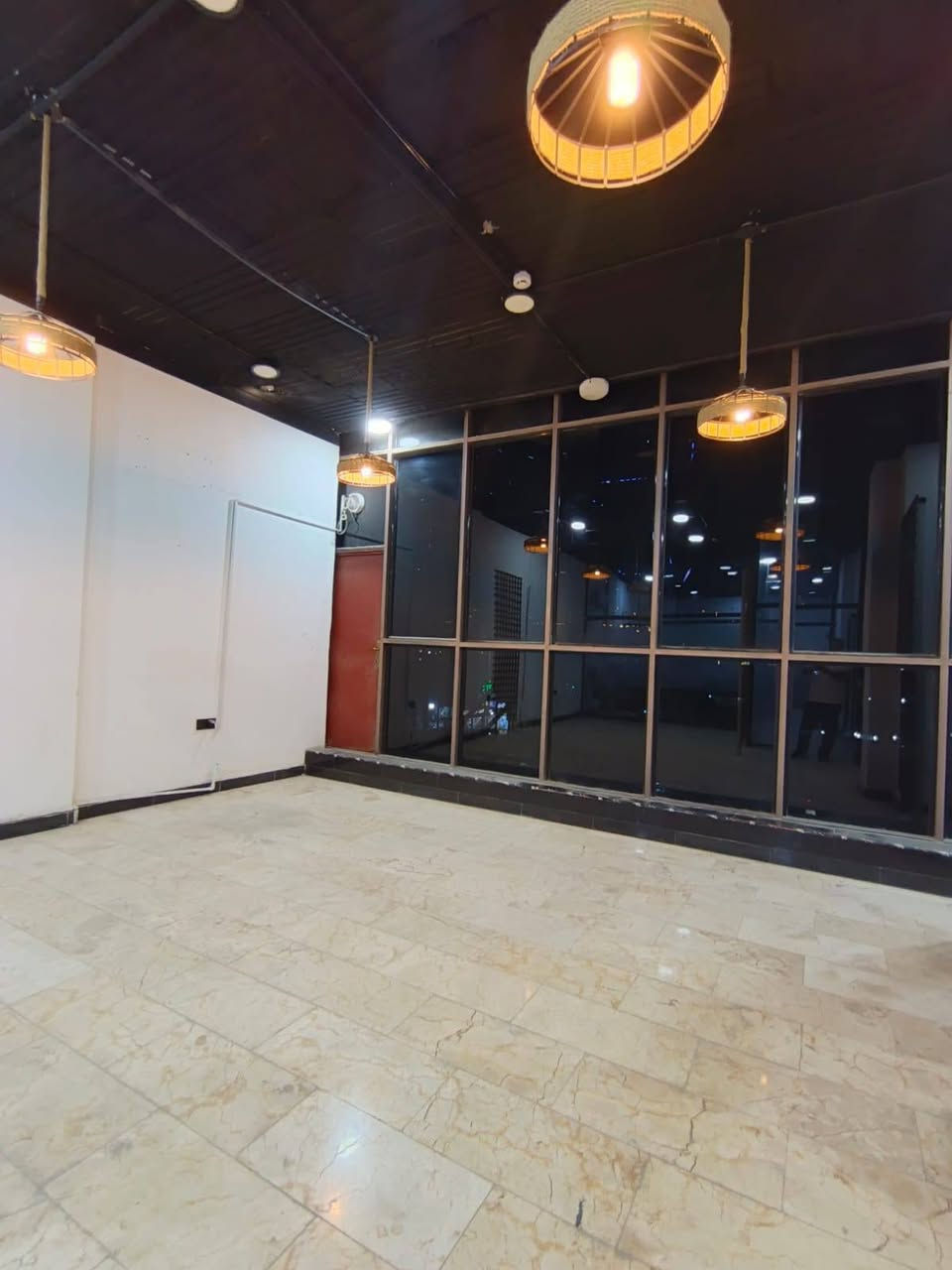 السلام عليكم
نصف طابق مساحه ٧٥متر في الطابق الثالث البنايه مؤجره لشركات وتحتوي البنايه ع مصعد يصل لجميع الطوابق
عنوان البنايه خدمي حي رمضان بالقرب من كباب نبيل
للتواصل الاتصال ع رقم الهاتف
***********
سعر الإيجار السنوي ٧مليون دينار
