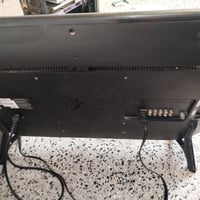 شاشة LG • ٣٢ بوصة • منفذين HDMI