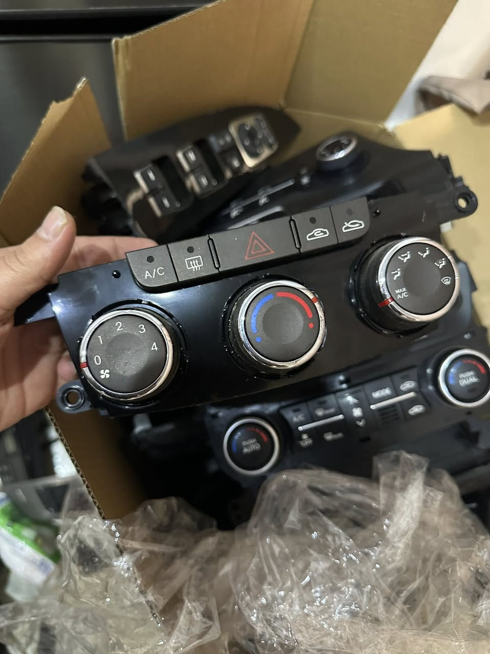 غراض تفصيخ سوناتا 
فقط المعروض بالمنشور متوفر اخوان ما عندي غير شي 
مكاني بغداد الغزالية
متوفر توصيل
*********** واتساب
الخاص مفتوح
