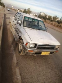 تويوتا هايلوكس • للبيع