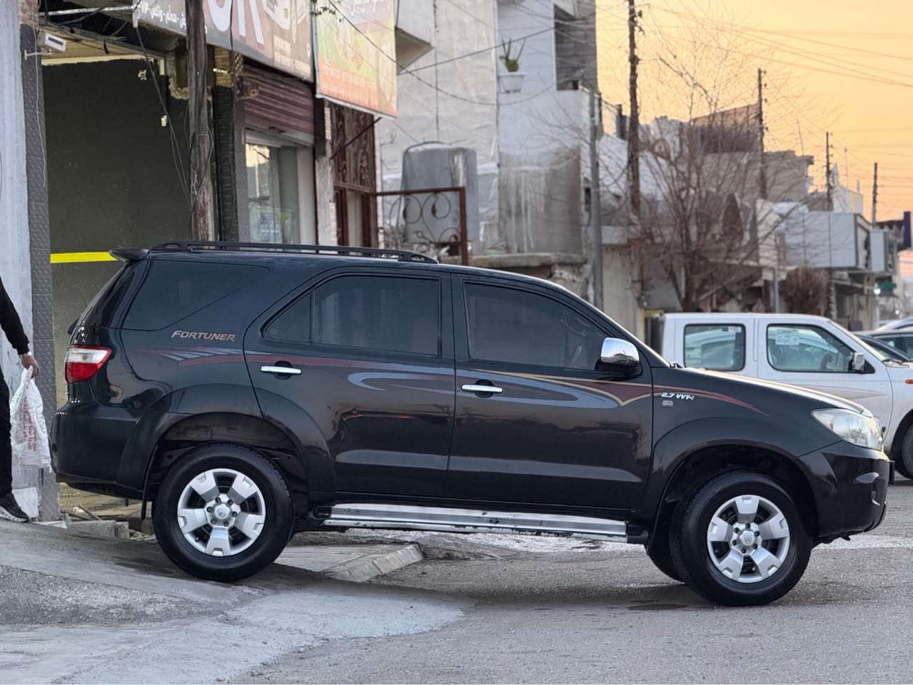 فۆرچنەر 2011 سێ پارچە بۆیاخ بێ دەعم و لێدراو دەبڵ ئەکسل و سەنەوی تازە چوارتایەی تازەی لە ژێرە گێرو مەکینە بەشەرت نەکراوەتەوە و تەبرید بەشەرت سۆنەرم داناوە
شوێن  هەڵەبجەی  تازە 
***********
***********
 تکایە موشتەری  نیت  سەرمان مەیەشێنە السليمانية, العراق
