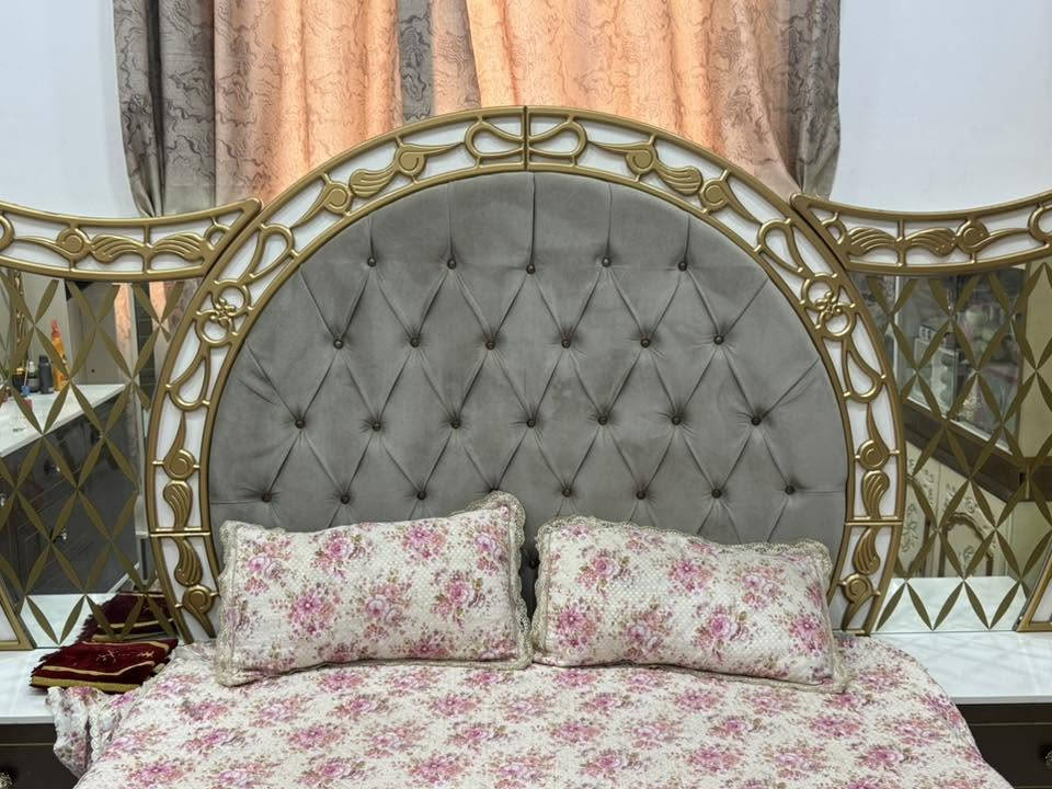 غرفه تركي للبيع 7 قطع مابيه شي نضيفه للبيع سعر خاص واتساب ***********
