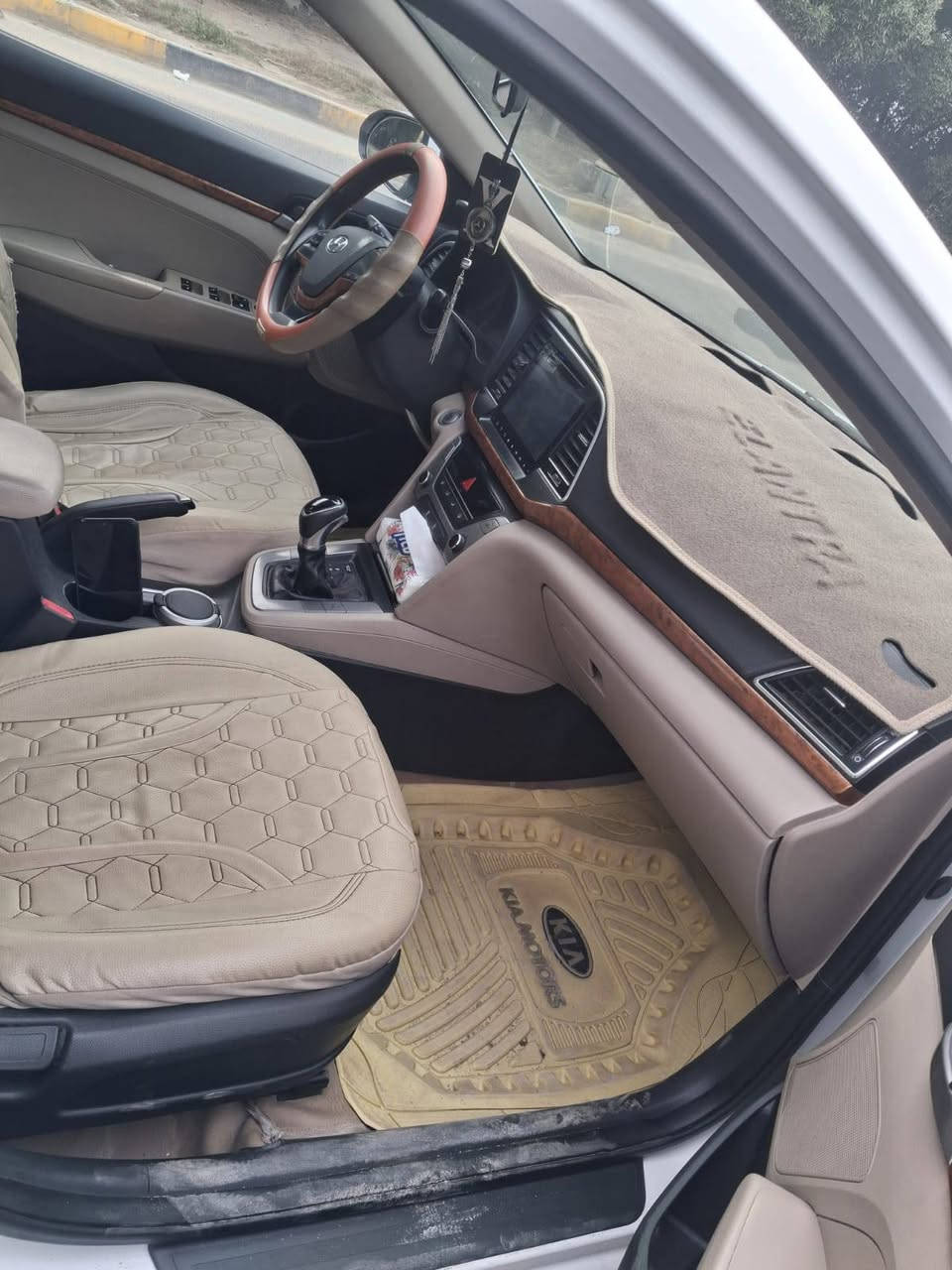 النترا ميديل 2019
كامل مواصفات كفاله
بصمه
بارد بجه اليمين 
السعر: 170ورقه وبيه مجال 
ومراوس النترا: 2024او 2025 ☑️
للستفسار: ***********
