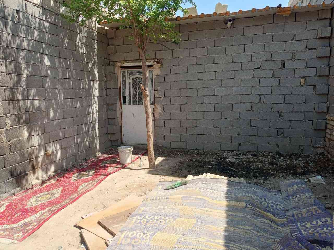 السلام عليكم بيت 100 متر يحتوي على غرفه كبيرة وصحيات وصاله العنوان نهاية حي اور حي الزهراء المنطقة النقابل جامع بيت المجيسر اجاره 175 وبيه مجال واتساب ‏‪***********‬‏
