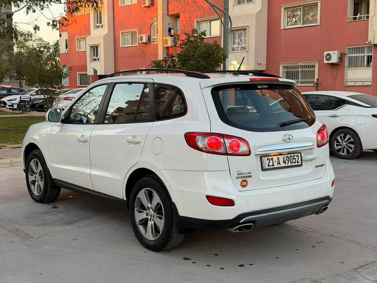 سلامو عليكم خوان سنتافي مو ديل ١٢  اخوان سياره ٤سلندرمكفوله من الحادث وال صبغ وتبديل كير او مكينه بلةشرط فول مواصفات    ماشيه ١٩٠ الف رقمه  او سنويه  جديد   سعر ١٥٩ او بيه مجال ***********
