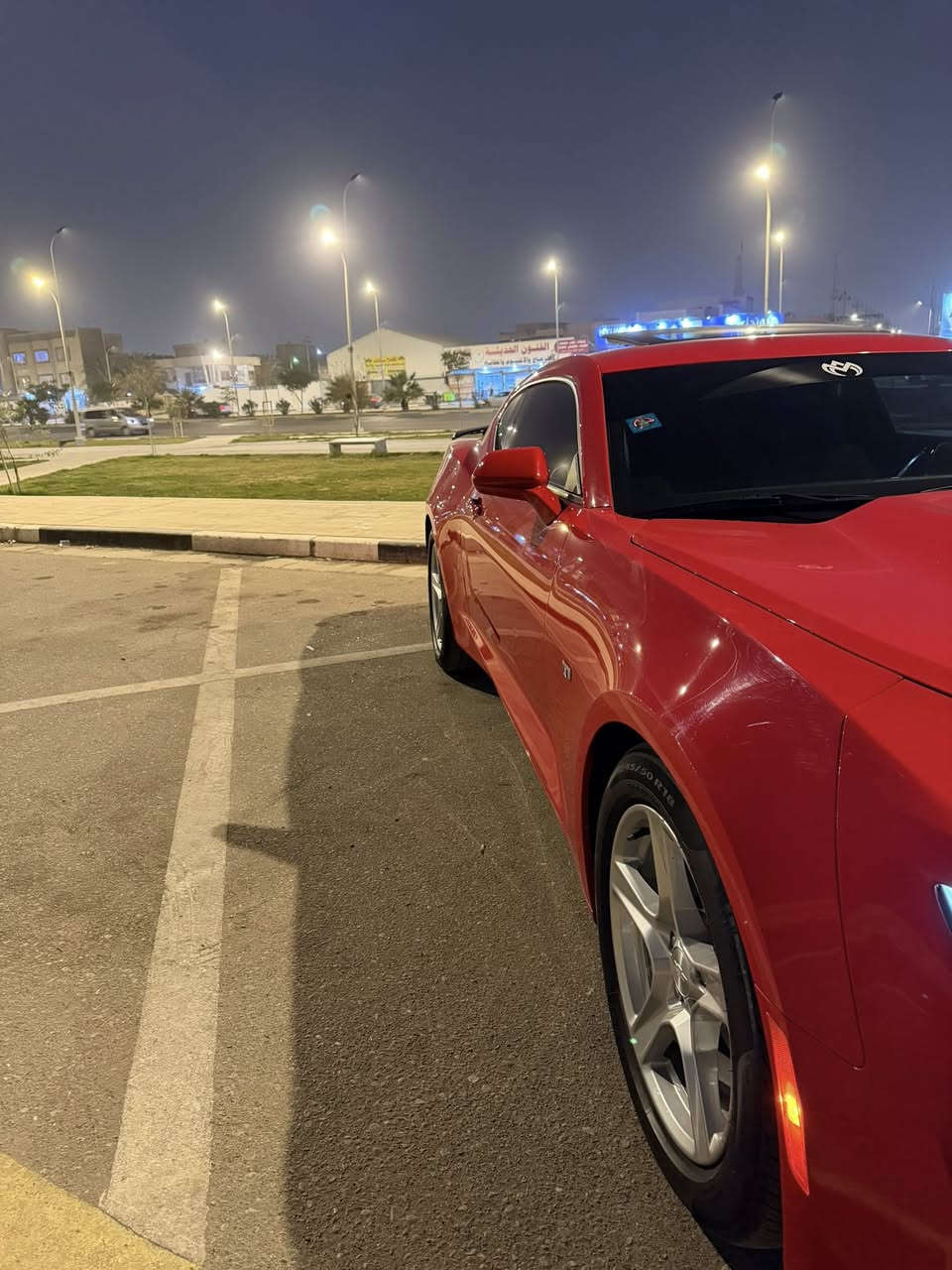 🏎️ شيفروليه كمارو 2023 - بحالة الوكالة 🏎️
للباحثين عن الرياضية والأناقة.. سيارة متميزة بنظافتها ومواصفاتها العالية، جاهزة للاستخدام وما محتاجة أي مصاريف.
📋 أهم التفاصيل:
• الموديل: 2023.
• المسافة المقطوعة: 11,000 ميل فقط (شبه جديدة).
• المحرك: 4 سلندر توربو (عزم قوي واقتصادية بالوقود) ⚡.
✨ المواصفات والإضافات:
• ✅ فتحة سقف (سلايد روف).
• ✅ الإضاءة: لايت زينون بلادي + حاجب LED + إنارة ترحيبية مميزة.
• ✅ أنظمة القيادة: 3 مودات قيادة مختلفة تناسب كل الأجواء.
• ✅ التكنولوجيا: هاند بريك بصمة + مواصفات الفول كاملة.
🛡️ حالة السيارة:
• السيارة كفالة عامة.
• التقرير: غرق (السيارة تعمل وتسير وبحالة ممتازة جداً).
• الحالة الميكانيكية: خالية من أي أعطال وجاهزة 100%.
💰 السعر المطلوب:
19,800$ (198 ورقة) وقابل للتفاوض البسيط للجادين.
📍 للاستفسار والتواصل:
 ***********  📞
