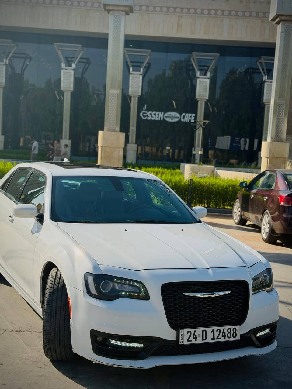 للبيع كرايسلر 300S 
المواصفات معروفة 
 الموديل: (2018)
 السعر: 215$ و بيها مجال بسيط
 المحرك: (V6😎) + تو ويل
 اللون: (ابيض)
وارد: ( كندي )
السيارة داخلة كلين وارد كندي بدون ضرر
صار بيها جاملغ يمين و بنيد داخل العراق
و بيها بارد بالجاملغ الخلفي و بارد بسيط يم قبغ البانزين
‼️بدووووووون دواخل‼️
الممشى : 178 الف
واتساب متوفرر📞 
للاستفسار: ***********
