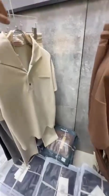الأناقة مو خيار الأناقة اسلوب حياة 
تراك ياخه ماركه خامه اورجينال 
متوفر اربع الوان 
قياسات L XL XXL 3XL
السعر 25 الف 
عنوان محل حي السكك شارع جامع النور مجارو صيدلية سنبله 
للحجز والتواصل دايركت 
يوجد خدمه توصيل لكل العراق


**إذا كنت صاحب هذا الإعلان وتريد حذفه لأي سبب، رجاءا أرسل رسالة إلى الدعم الفني**