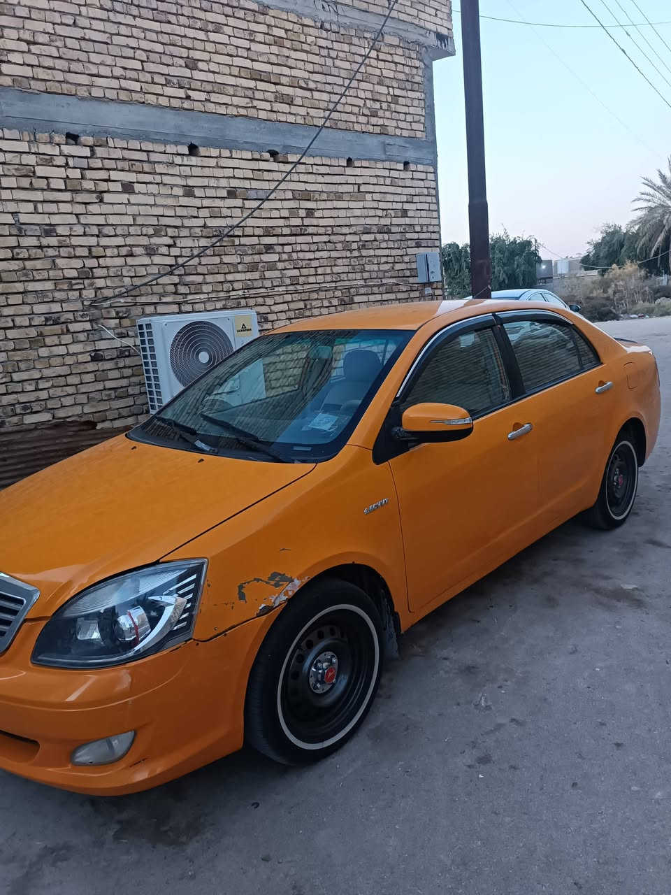 السلام عليكم جيلي موبل 2013 رقم ذي قار مصفره هيئه وغرامات سنويه لشهر 11وتسقط راعيها موجودو
محرك كورله 1800نحله
  تبريد كربائيات كلها تمام
بيها لايت زنون  
 طخم تاير كله جديد 
مصبوغه حزام فقط 
السعر 46 وبيها مجال قليل 
مكان سوق الشيوخ ***********
