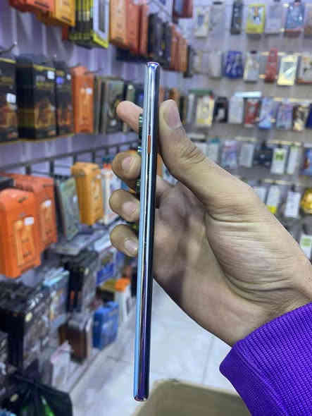 تكنو كامون40برو ذاكره256جهاز راقي وموصفاته معروفه بي كامره تخبل سعره250 ويا كارتون وكفر وعدسات بدون شاحنه مكاني مشخاب ***********
