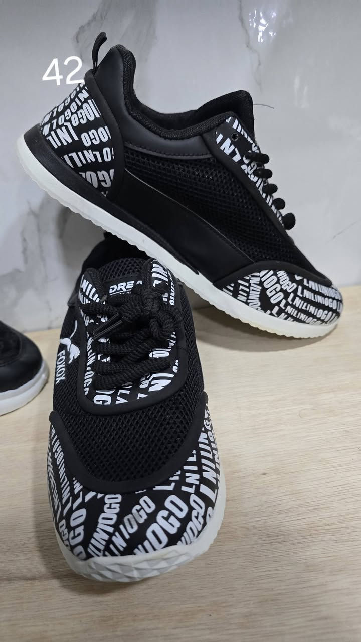 اي قطعه سعرها ٥٠٠٠ عدد محدود قياسات من ٣٩ الى ٤٥ 
العنوان حديثه حقلانيه قرب محطه تعبئه وقود الحقلانيه مقابل اسواق ابو ليث


**إذا كنت صاحب هذا الإعلان وتريد حذفه لأي سبب، رجاءا أرسل رسالة إلى الدعم الفني**