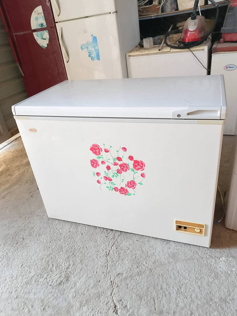 مجمده ١٣ قدم قرصت شركه ماطور وغاز شركه ٢٠٠ وبيهه مجال مكاني شيخ حمد طريق زملت حمدي مقابل وكيل عادل عبوو معرض البيت الذهبي ***********
