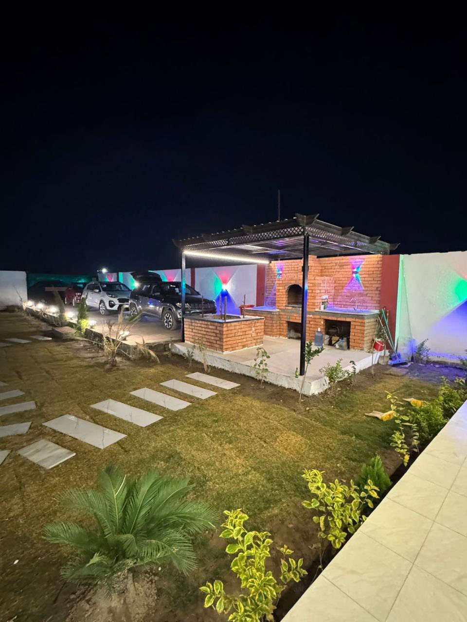 السلام عليكم  📍 بغداد ابو غريب 
يتوفر لدينا حجز مزرعه طيلة ايام الاسبوع 🌴
علماً ان مزرعه موثقه بتطبيق اجرلي
⭕️ يوجد لدينا نظام شفتات
-يبدا الشفت النهاري من الساعة 10 صباحا الى الساعه 6 مساءاً
-يبدا الشفت المسائي من الساعة 8 مساءاً الى الساعة 7 صباحاً
📍للحجز و الاستفسار يرجى الاتصال على الرقم التالي :
***********
