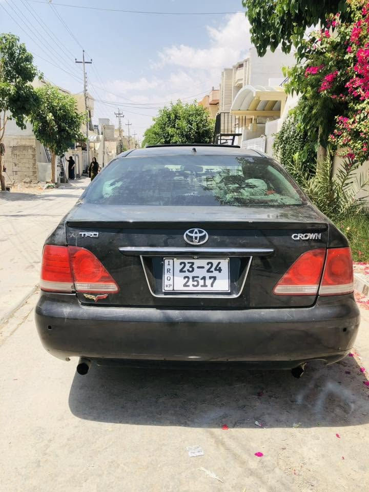 شاهینەی موس و سڵاید 182 تەنیا و تەنیا 41گەڵا  دەعمێ پێشی هەیە چاک نەکراوەتەوە و شوێن موسێکی جوانکاری ئەوێ و وردە مەسروفێکی هەیە سەیارەکە لەڕوی گێروو مەکینەو کارەبای  و تونو تۆڵی بێعەیبە بەلاش بەلاشە لەچاو پارەکەی ***********
