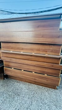 رفوف كبيرة • ديكور منزلي