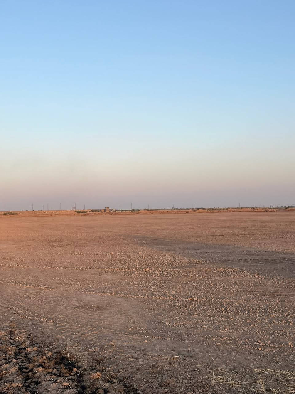 السلام عليكم ارض زراعيه للبيع مساحتها 20دونم مكانه المغاربه الشاخه ال اوله معدله ليزر لل استفسار ***********
***********
