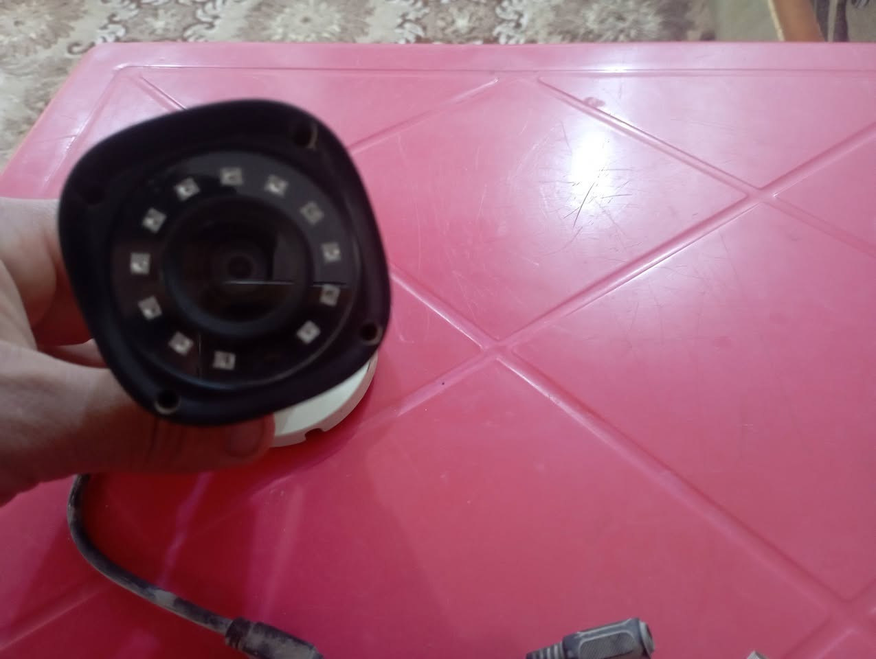 4 كامرات الدهوا اصلي مع وايراتهن وحده عله 17 قفل بدون هارد      حله
***********
