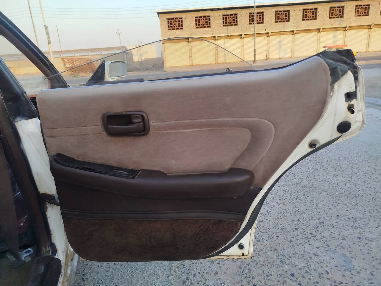 للبيع فقط
سلام عليكم مارك گصيف رقم دولي بسمي سنويه لل2030
شرط تحويل مكفوله من نقل والگص وكل الاصوليات
نواقصها 
التبريد كمبريسر وغاز القماره والبنيد بيهن جراد حداديه 50%
تخم تاير جديد 
باتري جديد 
دينمو جديد 
راديتر جديد 
بلكات و وايراتهن جدد 

سياره حلوه ونضيفه للاستفسار ***********
