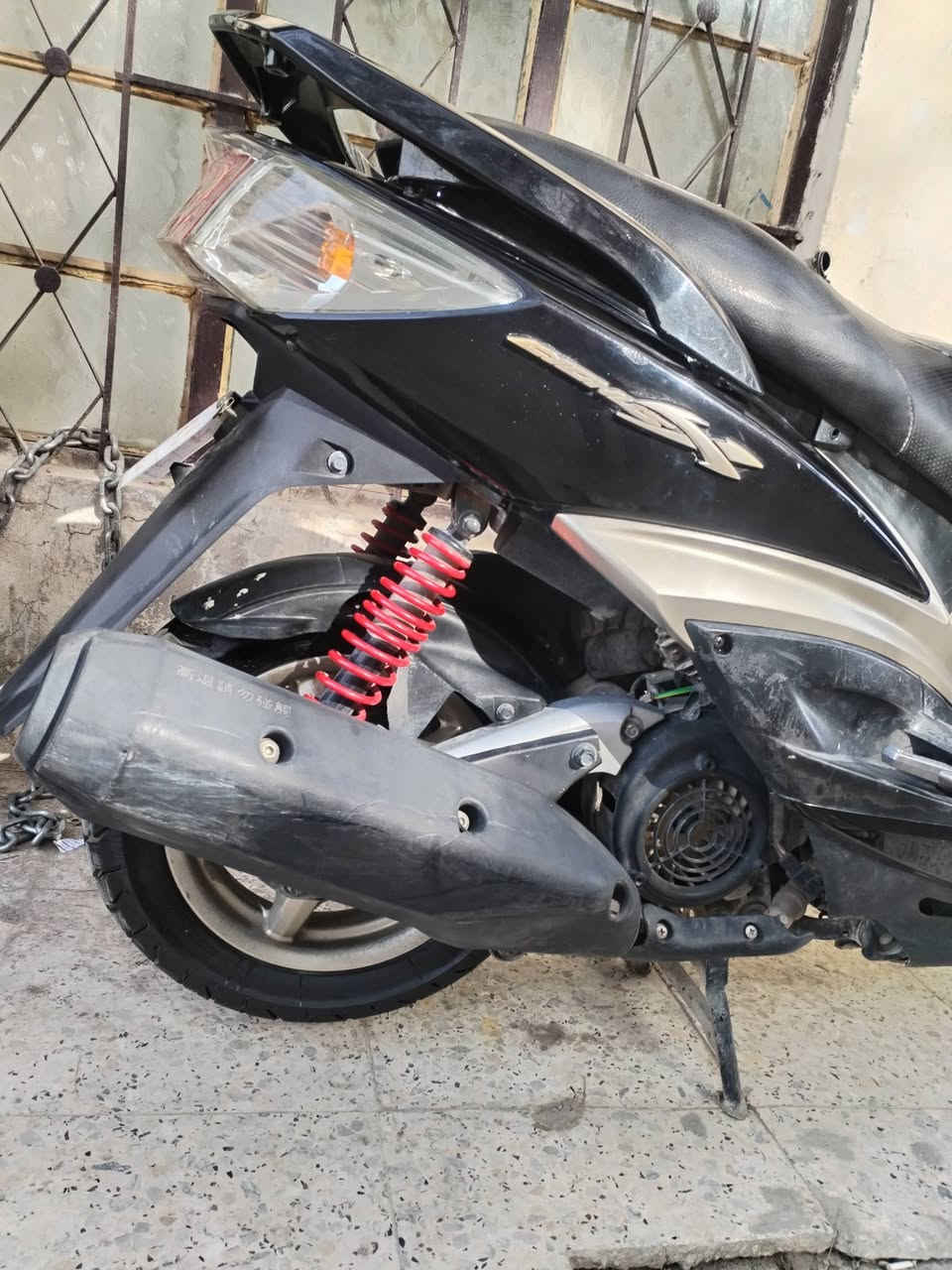 سكنس فحل نوزل كلها بلاد بيها سنوية
بغداد شارع شيخ معروف
*********** رقم تلفوني 2,200,000 بيها مجال قليل
مابيها نقص الدراجة نكره سلف
