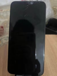 ايفون اكس ماكس • ٢٥٦ • شاشة مكسورة
