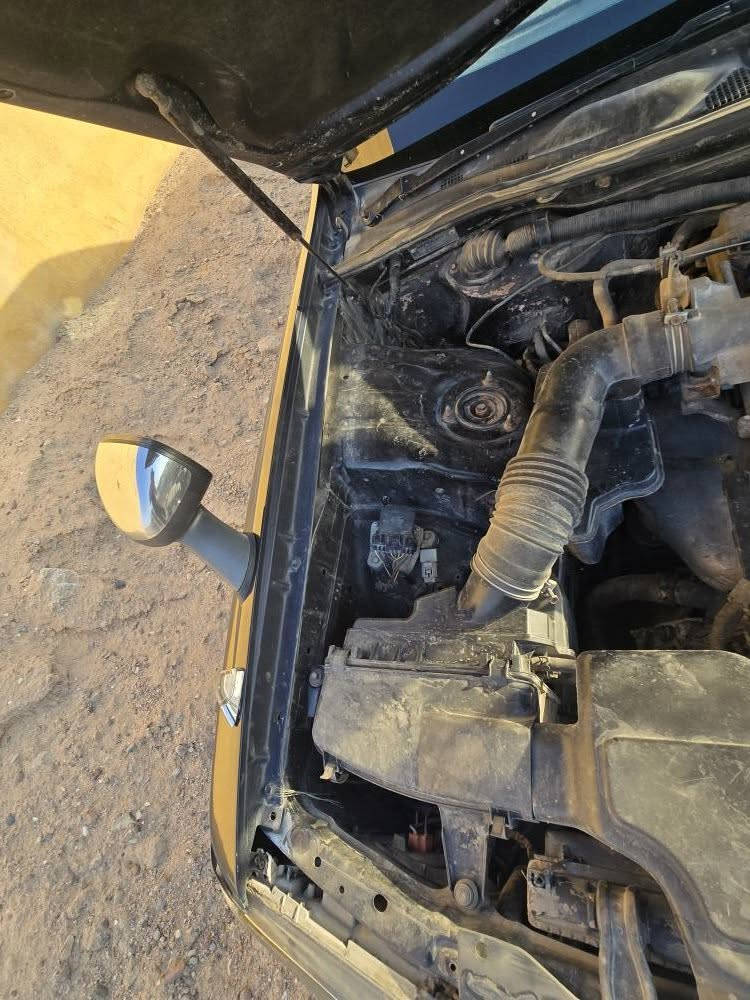 السلام عليكم راس الثور تكم موديل 2000 بسمي 
رقم بصره انكليزي بسمي سنويه 28 سياره جاهزه تخم تاير حداديه كير مكينه كله كفاله
سياره مصبوغه عام فقط 
مكفوله من الضربه والكص والنقل 
الاستفسار
*********** الزبير, البصرة
