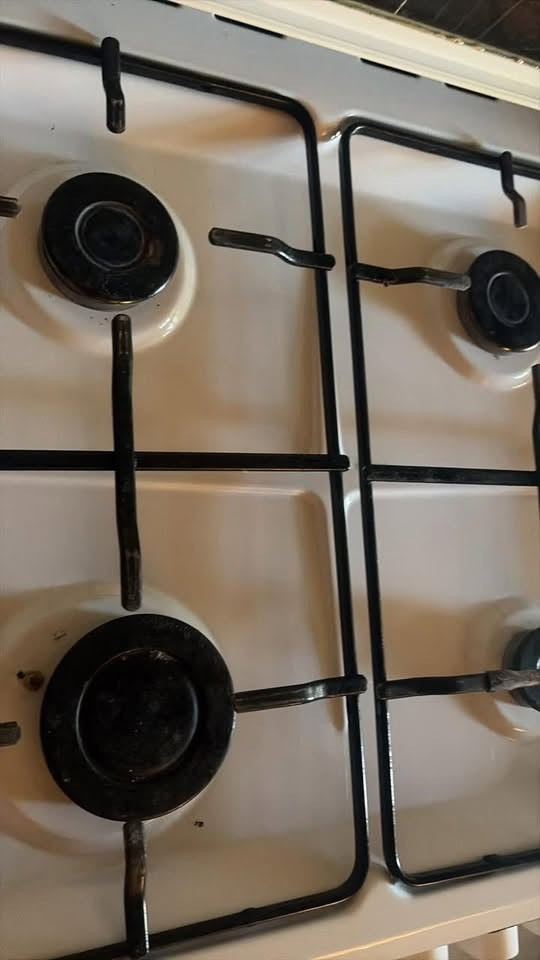 طباخ للبيع ب75
‏***********
