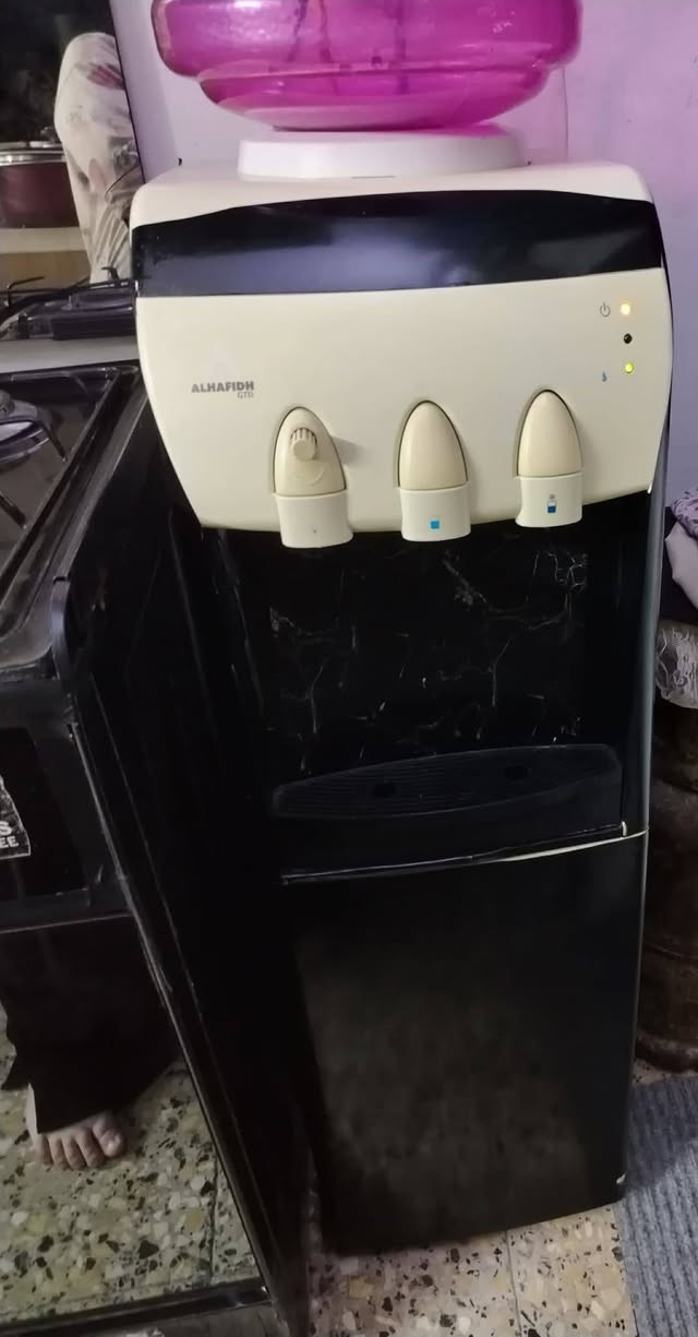 ***********
شراي يراسلني واتساب 
طباخ ب ٧٥ 
براد حار بارد ب ٢٥ 
تخم تركي ٨ مقاعد ب ١٥٠ 
عنوان بغداد حي الجهاد
