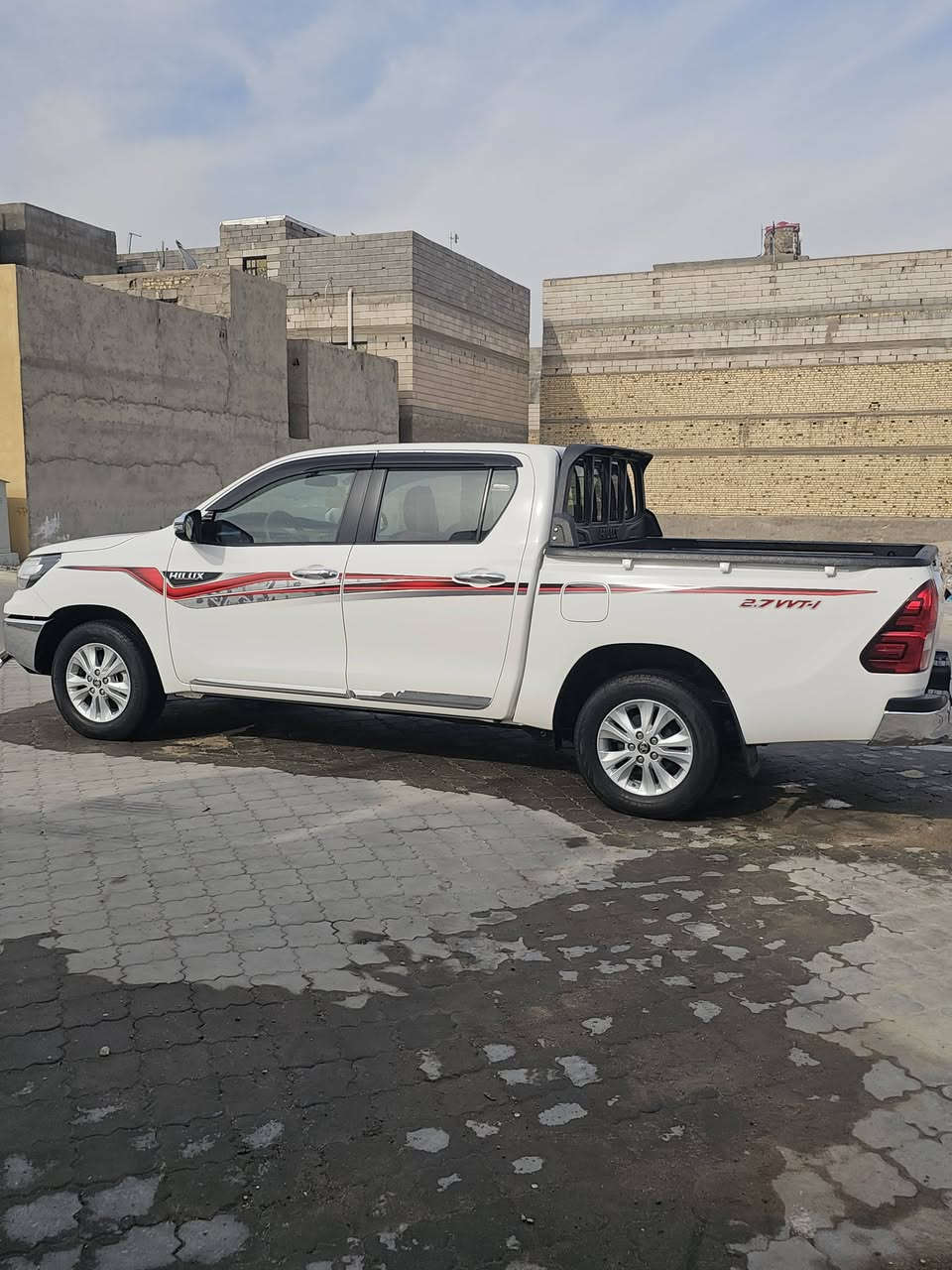 للبيع هايلوكس 25  ساز كفاله عامه تبديل صبغ بارد 
ماشيه 8000 كيلو متر السعر 315 ورقه 
رقم الهاتف *********** بصره زبير
