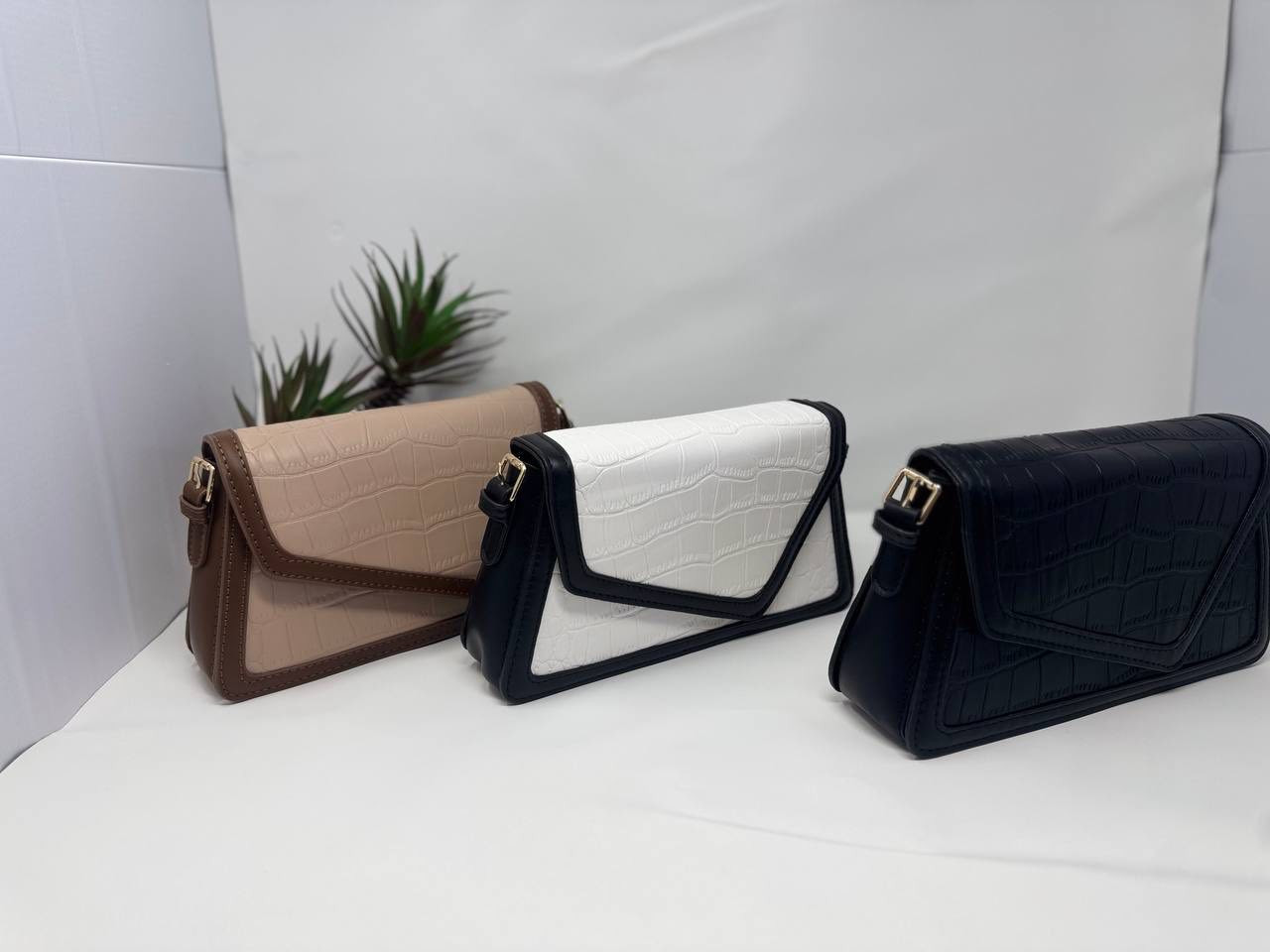 اخر قطع  بسعر الجملة توصيل لكل  المحافظات


**إذا كنت صاحب هذا الإعلان وتريد حذفه لأي سبب، رجاءا أرسل رسالة إلى الدعم الفني**