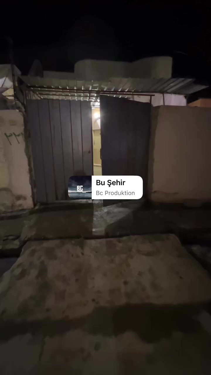 السلام عليكم يوجد بيت للايجار في منطقه حي سومر قرب افران اسلام مسافة بيت 100متر غرفتين استقبال مطبخ حمام كراج سعر ايجار 250الف يرجى الاتصال ع ارقام *********** ***********
