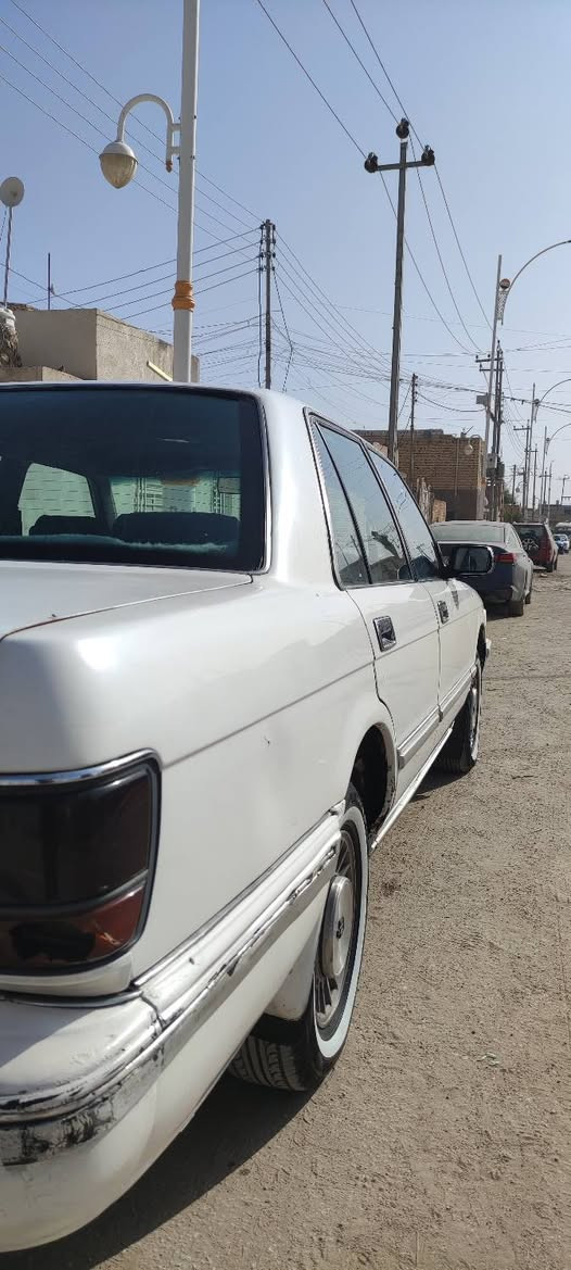 السلام عليكم
سيدان مديل 90

مكينه كير قبل فتره شادهن /نقص بس نوزلات 

حداديه زينه 

تخم تاير ابو الخطه 

كهربائيات كامله كله تشتغل 

بطاين تنته مثل ماشوف بصوره حلوات 
مكفوله من العيب الشرعي ولكص 
رقم بغداد نكليزي سنويه ل30
سنويه بسمي ثاني يوم احولك 

الناصريه مركز السعر 55 وبيه مجال 

***********

***********
