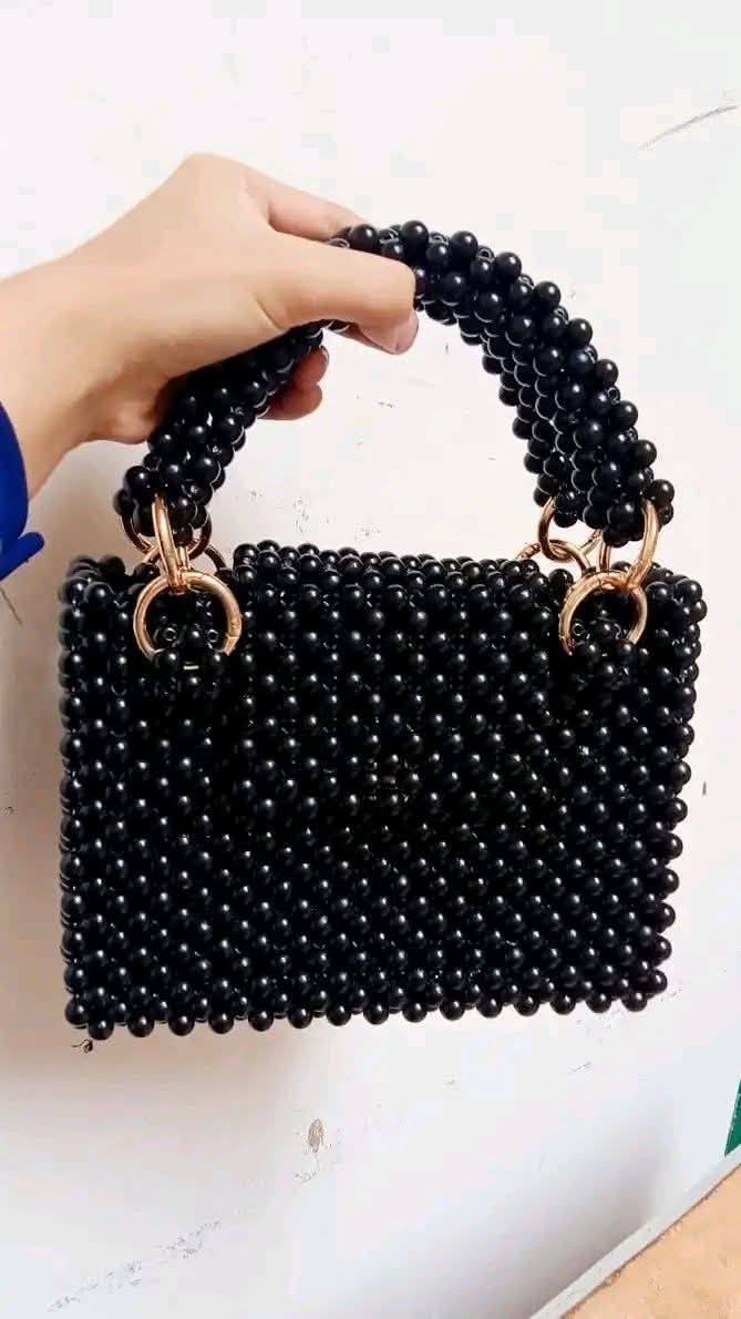 موديلات قابلة للتنفيذ 🤩
عليها عرض من خرز كرستال اكرلك  بديل زجاجي ذو لمعه قائقة  وخرز لولو عرض لمده اسبوع  للحجز واستفسار مراسلة الصفحه 
يوجد توصيل لجميع المحافظات العراق 🇮🇶
وداخل هيت 🤩


**إذا كنت صاحب هذا الإعلان وتريد حذفه لأي سبب، رجاءا أرسل رسالة إلى الدعم الفني**