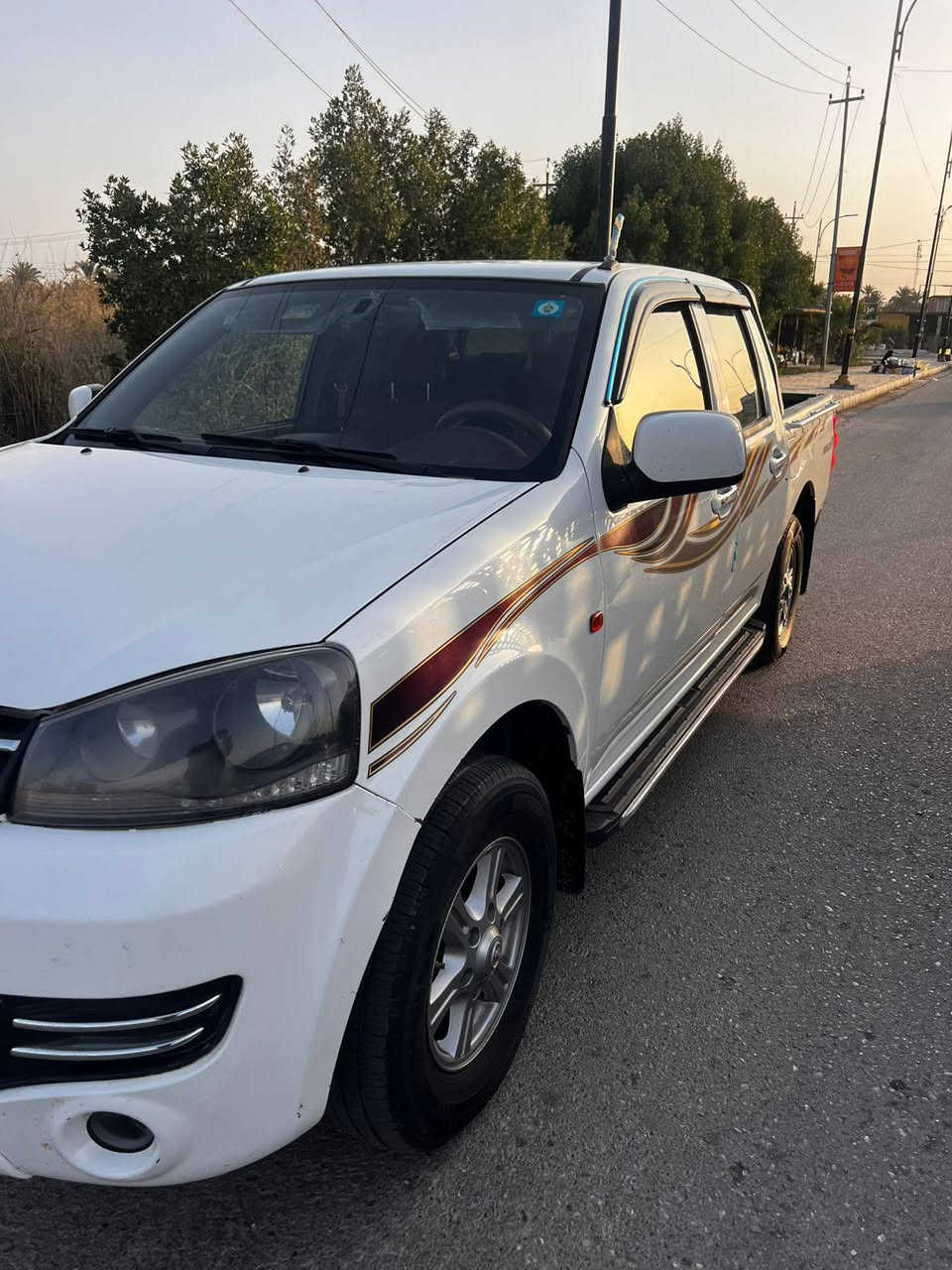 ياللة🧿
 (السلام عليكم )
(كريت ويل مديل 2021 كفالة)دواخل (احمر ) ماشيه 85 الف كيلو متر حقيقي سياره حداديه جديده تخم تاير تبريدها ثلج ❄️ سياره جديده بمعنه لكلمه سيارة مال جناي على وضع الشركة رقم السيارة قادسيه دولي .رقم الهاتف (***********)مكان السياراه الديوانية الحمزة الشرقي
