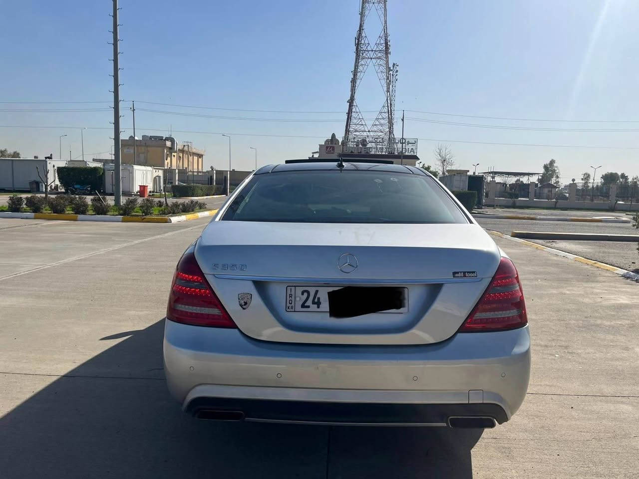 Mercedes (S350)
ره نگ سلڤه ر 
مؤديل ٢٠١٢
فوول مواسه فات 
١.ناضورليلي
٢.تحديد سرعه 
٣.ده ركه شه فت
٤.قياس لارج 
٥.پانؤراما 
٦.لايتي پيش و پشت ليد
٧.سماعه كاني هه رمان کاردۆن
٨.راداري پيشه وه 
vip ناو ٩ 
١٠.وأرد الماني 
١١.كوشين جلد و كاره باي +هيته ر
١٢. نيزامي هه وا له ١٢ لا
١٣. گير تؤماتيك و عادي و 
١٤. ⁠ئيكؤ و سپؤرت 
١٥. ⁠تبريد مركزي كامل 
٢٠٠ هه زار كم رؤييه 
تيبيني.)دوو جي پيدي ئار گچكه ي هه يه 
سعر ٢٢٥ وه ره قه 
ژماره ي مؤبايل
*********** أربيل, العراق

