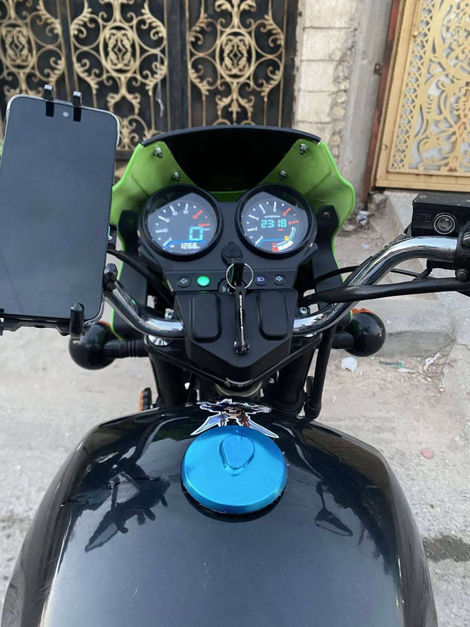 1 محرك ما مفتوح 
2 محركها ناعم 
3 الدراجه ماشيه بس الف كيلو 
4 الدهن مالها كله اصلي ابو ال18 الف اخلي
5  الكهربايات ما مبدل بيهن شي كله وكاله من التاير للسكان
6 سعرها بي مجال حك الجيه اذا تريدها راسلني الدراجه تريد اعتناء وواحد حريص عليها محركها قوي توصل سرعتها 150 
مقفوله ع 100 البصرة, العراق


**إذا كنت صاحب هذا الإعلان وتريد حذفه لأي سبب، رجاءا أرسل رسالة إلى الدعم الفني**