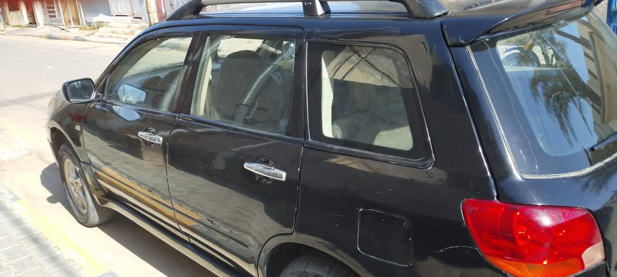 للبيع سياره ميتسوبيشي أتلاندر موديل 2004بغداد محرك 2400 كير ومحرك مكفول دواخل بلاديه نظيفه جدا صدر أمامي خلفي مكفول تحتاج صبغ سعر 45وبيها مجال للاستفسار ***********وبيه واتساب
