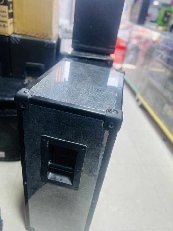 السلام عليكم خدام سماعات زوج ثنائ مستعملات قليل للبيع سعر 275 قفل ما متواجد خاص رقمي ‭0778 003 1633‬ مكان كوت داموك ال150 
الجهاز مو وياهن الجهاز وحدة ب50  وذا تريدهن كلهن ب 325
