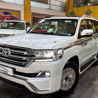 لاندكروز GX.R • V8 • ٩٥٠٠٠ كم