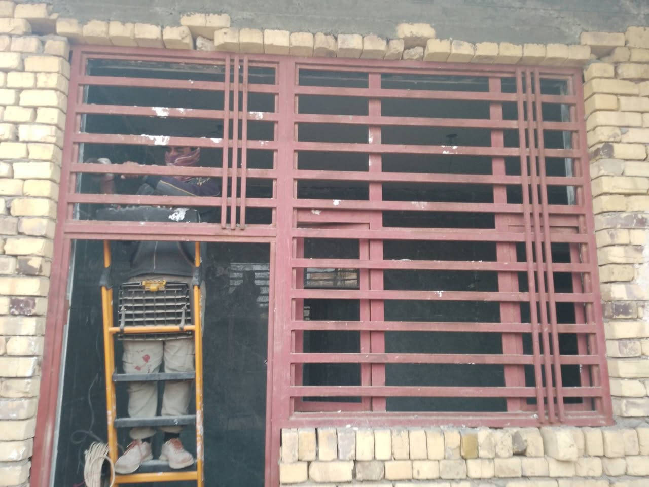 صبغ وتنضيف بيبان وشبابيك درجه اولى بسعار مناسبة الاتصال عل رقم *********** أو مراسلتي خاص وتدللون 🌷
