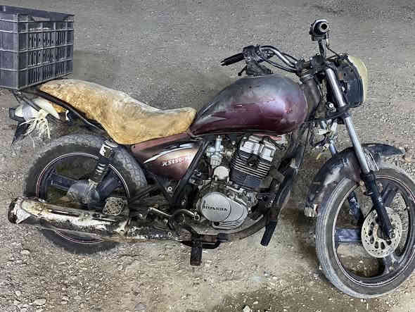 دراجه هايسه محرك خيرمن الله يحتاجلهه شويه ترتيبات سلف نكرة هندر طاك يرادله لحيم كهربائيات كامله بس تربط الضفيرة للبيع السعر 170 وبيهه مجال *********** مكاني ديالى شهربان المقداديه
