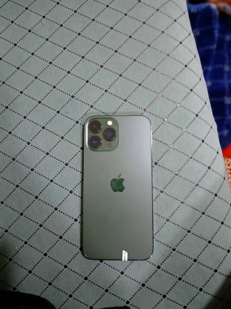 السلام عليكم أيفون13برو ماكس  ذكره ٢٥٠ بطاريه 91 سعر550بيه مجال مكان كربلاء رقم تلفوني***********
