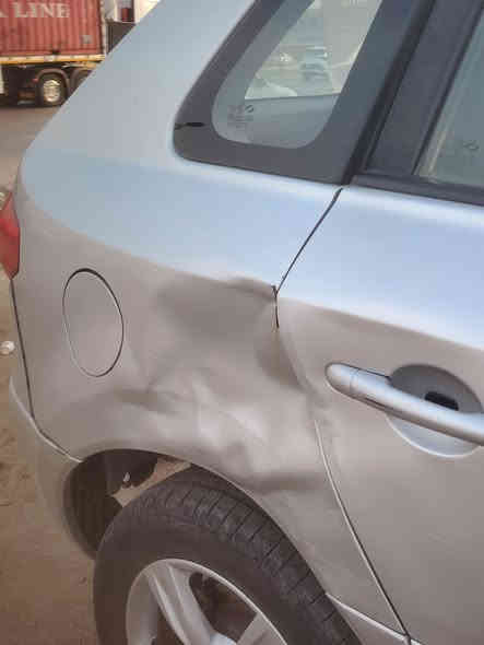 رينو كوليوس 2013 شركة
محرك 2500
كير اوتوماتيك + عادي
تدفئة وتبريد
تشغيل بصمة 
راديو + سيدي+ بلوتوث + اواكس+ اتصال موبايل
تحكم ستيرن
مثبت سرعة
فور ويل + تو ويل
شاشة اعطال رقمية
حساسات خلفية
صندوق فتح جگات
ويل كب 17
وبعد بيها مواصفات
بدون صبغ وبيها طخة بسيطة لم اصلحها واضحة بالصور 
رقم بغداد
سنوية لل2028
السعر 100 وبيها مجال قليل 
للاستفسار الاتصال على الرقم ***********
