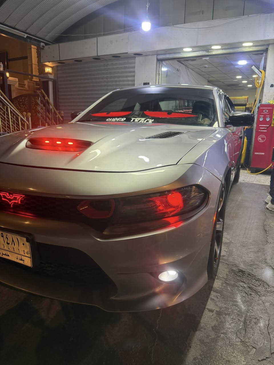 سلام عليكم ورحمه الله وبركاته ابو نور النعيمي للعنايه بالسيارات خدمات بولش وحمام عروضنا مستمره السيارات الناصيه ب60 الف والعاليه ب90 الف يشمل حمام وبولش مع تجديد سوادات العنوان الاعظميه راغبه خاتون شارع المخرج قرب العامر ماستر ***********
