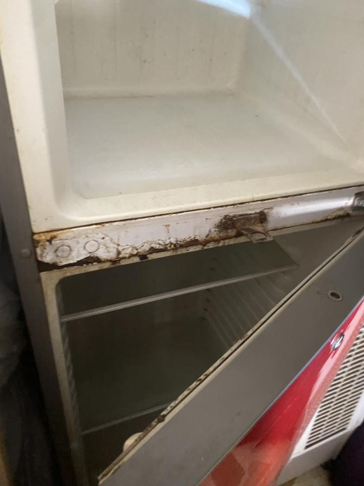 لبيع باب جوه واكع وهاذ خياس شويه شغاله ثلج  قيم بما يرضي لله مكان بياع شهداء


**إذا كنت صاحب هذا الإعلان وتريد حذفه لأي سبب، رجاءا أرسل رسالة إلى الدعم الفني**