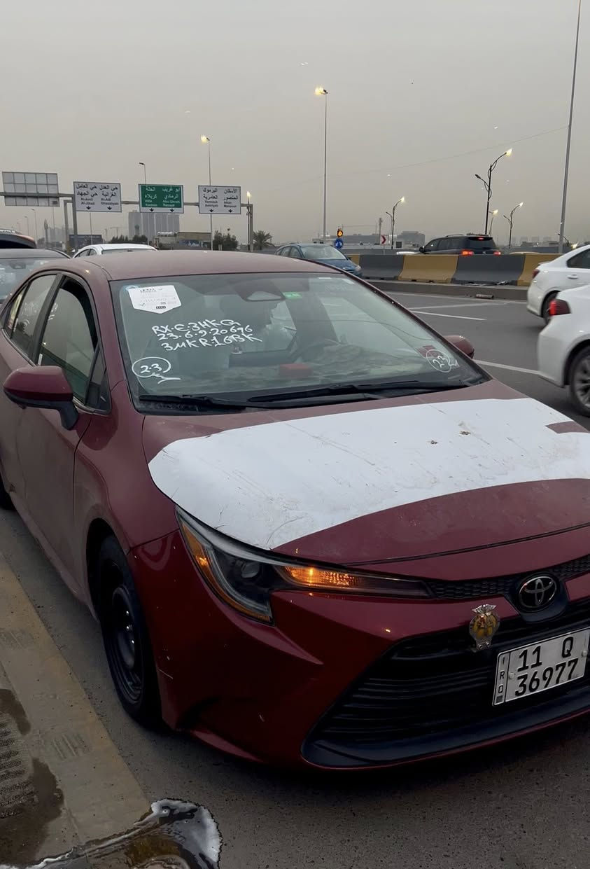 للبيع Toyota Corolla موديل 2023 وارد أمريكي فئة LE ✨  

📌 المواصفات:
- شاشة كبيرة  
- كامرة خلفية  
- رادار أمامي  
- مثبت سرعة (كروز)  
- نظام تحديد المسار  
- تحكم سكان  
- بصمة تشغيل  
- سنسرات  
- تبريد ممتاز  
- اقتصادية بالوقود  
- مواصفات LE المعروفة 🔥  

الممشى 50 ألف قابل للزيادة  
المحرك والكير مكفولات بحالة ممتازة ✅  

الحادث موضح بالصور  
بدون فتح ايرباكات وبدون ضربات دوخل  

الملاحظات:
- حالوب بقمارة  
- بارد بالجاملغ الخلفي  

السيارة استخدام يومي ونظيفة وتستحق المعاينة  
السعر 13,800 دولار وبيه مجال للجاد فقط  

للتواصل 
العنوان بغداد الاسكان خاص أو اتصال ***********
