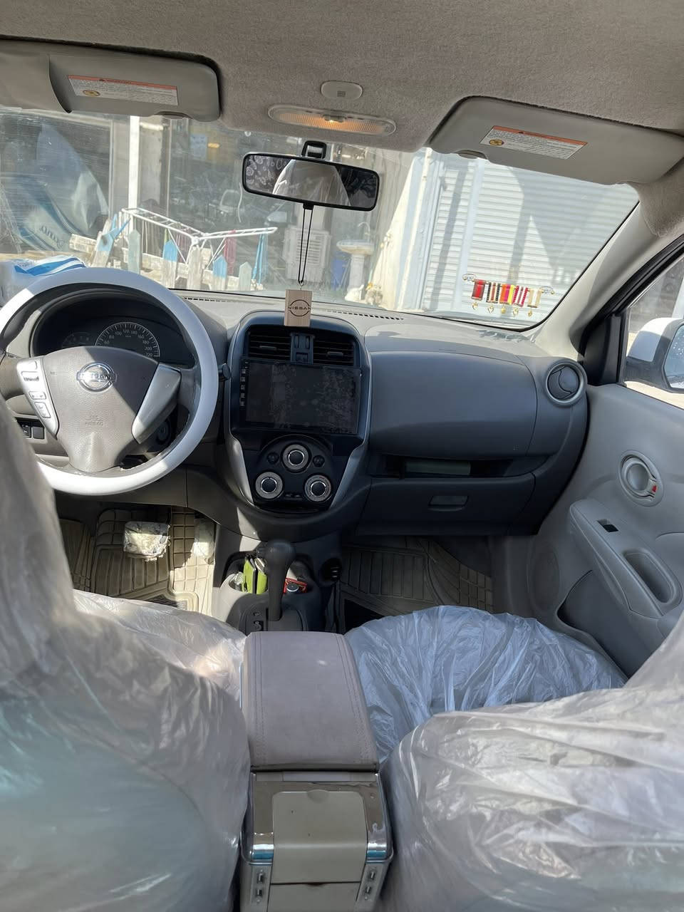 السلام عليكم نيسان صني موديل 2018 رقم أربيل.باسمي تحويل مباشر  بليته الزركه هندي بيها صبغ فقط جاملغ خلفي سونار مرفق بلمنشور سعر 95 

*********** مكاني بغداد رصافه
