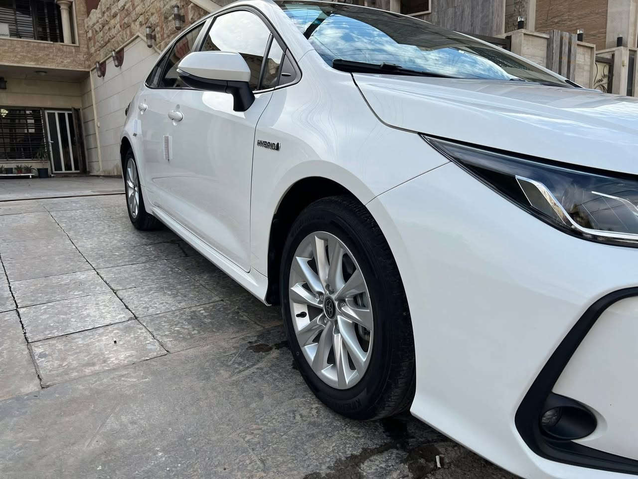 السلام عليكم 
من رخصة الادمن 
كورلا 2024 هايبرد
ماشيه 13900 قابله للزياده
سلايد روف رادار تحديد مسار بصمه
اوتوهولد توقف ذاتي بصمه السياره هاند بريك بصمه
السعر 19 مليون وبيه مجال 
الاتصال
***********
السياره بيه كم رصعه
