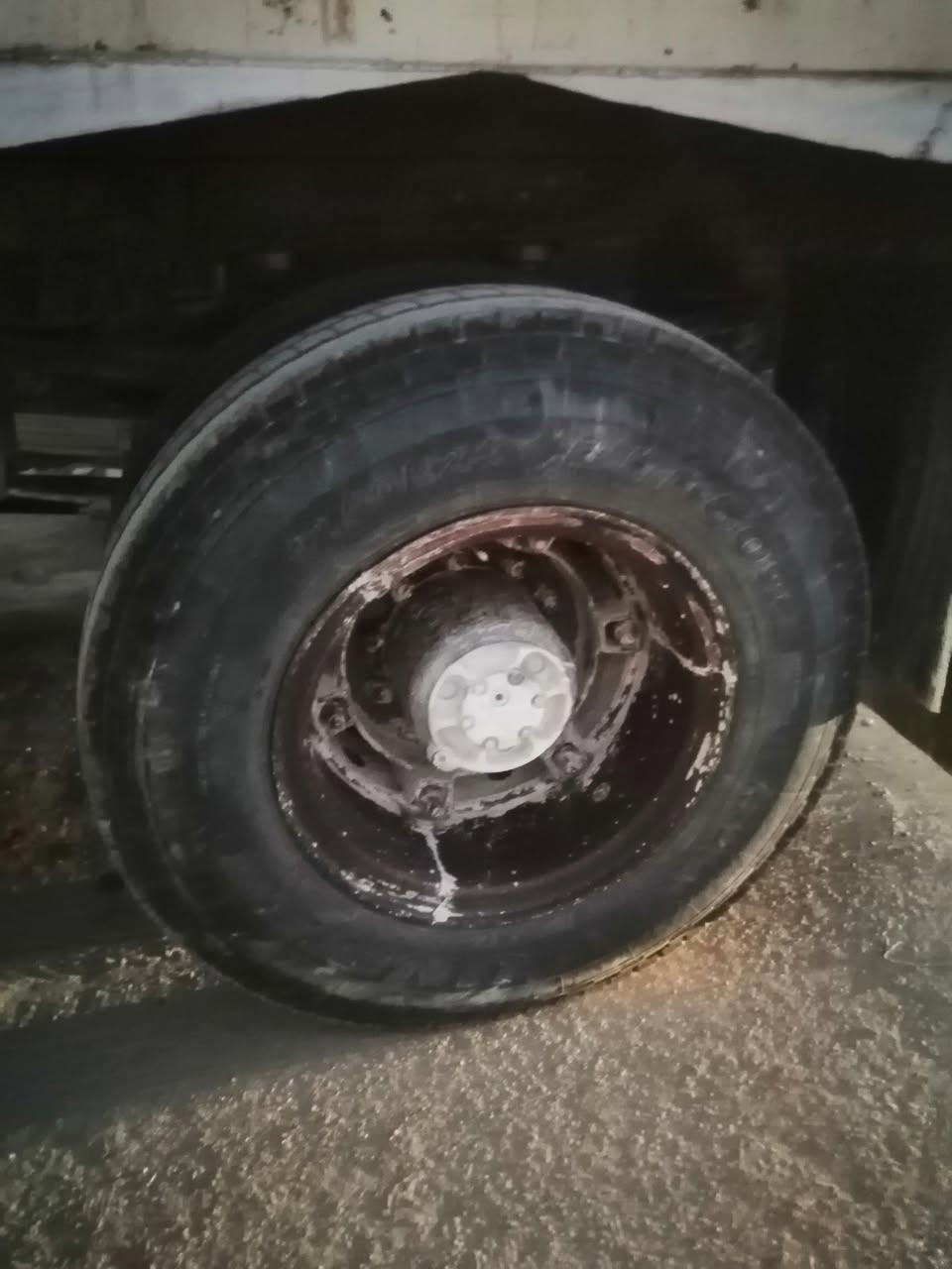 السلام عليكم
فالفو موديل 83 للبيع

محرك جي 10 تجفيت جديد

كير 4/4 جديد

اكسن الانكي

تخم تاير 24 جديد

بدي جديد جكات 2اسرائيلي

كهربائيات كلها شغاله

باتريات جدد 

حصة كاز 300لتر 

رقم كربلاء بأسمي.   مكلف بلنشر 

المكان النجف الاشرف السعر.  ***********
