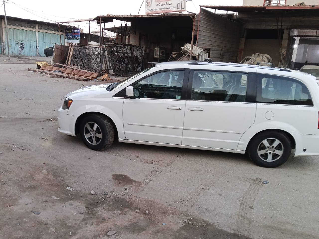 السلام عليكم دوج كرفان 2011 رقم كربلاء دولي وباسمي لون ابيض فول مواصفات حادثها تبريد ثلاث د قطع كشنات سياحيه بلع شاشات 3 فرس سقفي وارضي مكينه وكير وتبريد مكفولات السعر ١٣٠ واذا اكو مراوس بؤباما موديل 12 او11 او 13  للاستفسار الاتصال على الرقم *********** وات ساب نفس الرقم
